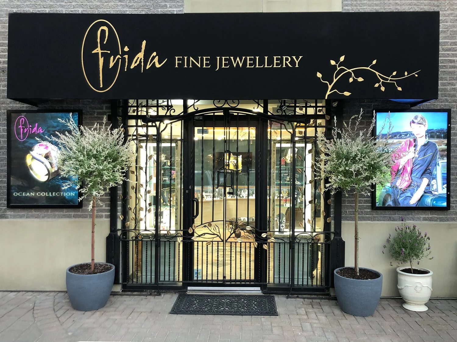 Jewelry stores near shop me open today